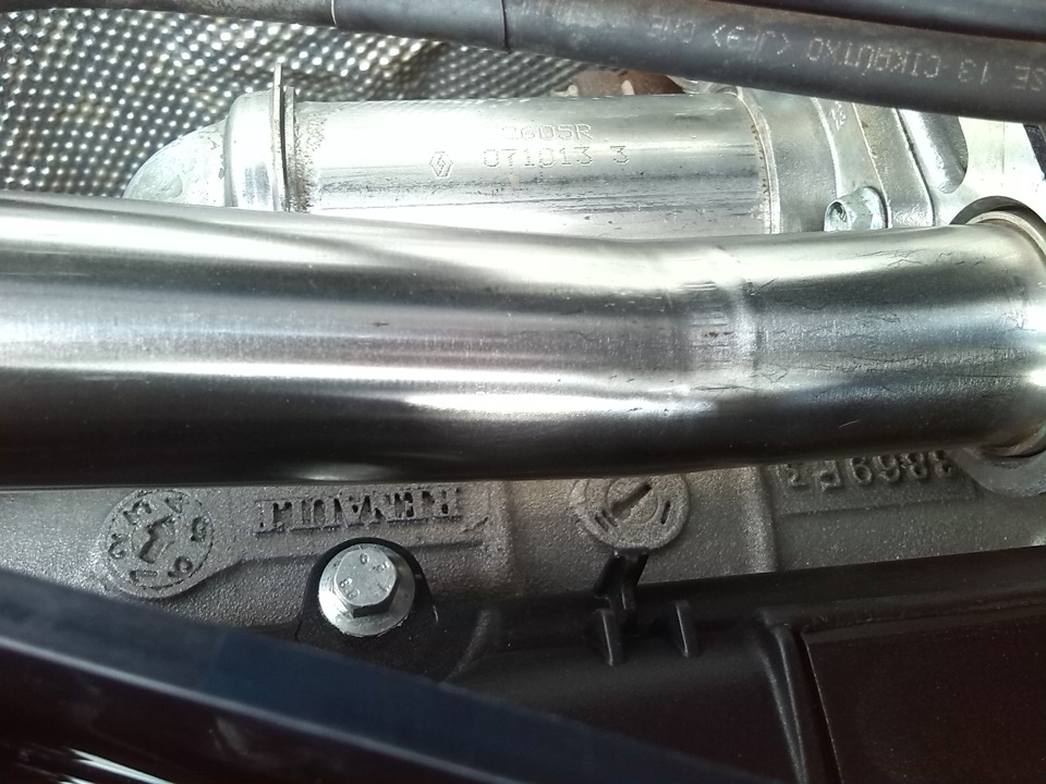 Мытье двигателя — Renault Sandero Stepway (2G), 1,5 л, 2013 года ...