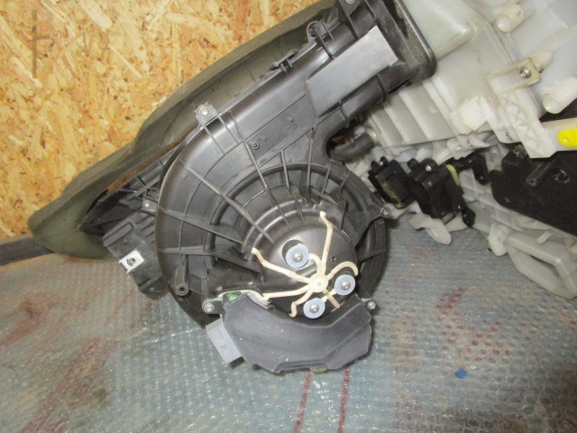 Вентилятор печки опель вектра а. Ремонт регулятора вентилятора печки опель антара. Valeo k015419xs. Дефлекторы печки на опель виваро. Печка vectra c.