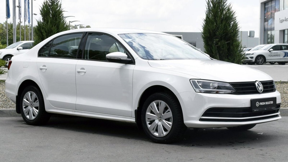 Volkswagen Jetta белая 1.4