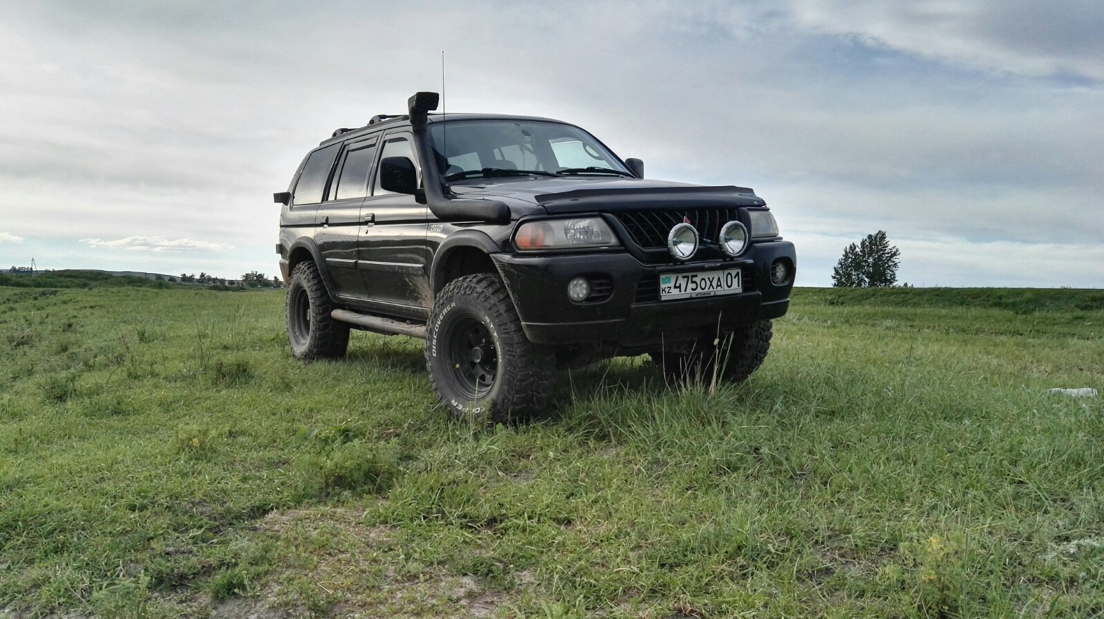 Паджеро спорт 1 поколения. Митсубиси Монтеро спорт 2000 3.0 офроад. Mitsubishi Pajero Sport 2000 тюнинг. Mitsubishi Montero Sport kh8w. Тюнинг Митсубиси Монтеро спорт 1.