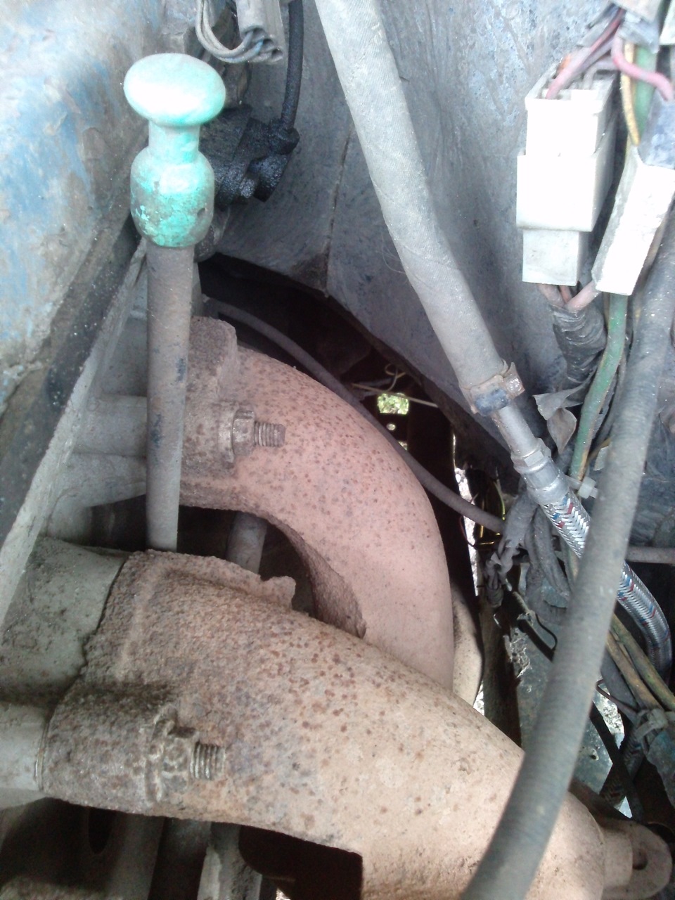 Сапун ваз 2106. Газы идут в сапун. Фильтр картерных газов 2101. 177 мотор сапун. Маслоотделитель картерных газов ваз 2106.