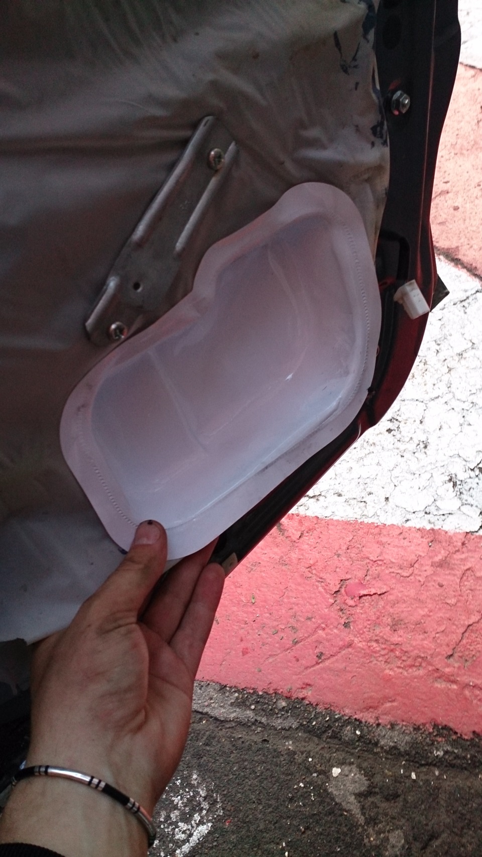 Снятие молдингов самостоятельно — Hyundai Sonata IV (EF), 2,7 л, 2008 ...