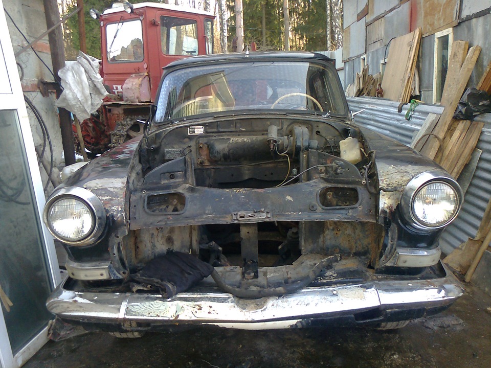 Зачистка кузова от старой краски и толстенного слоя шпатлёвки. — ГАЗ 21 ...