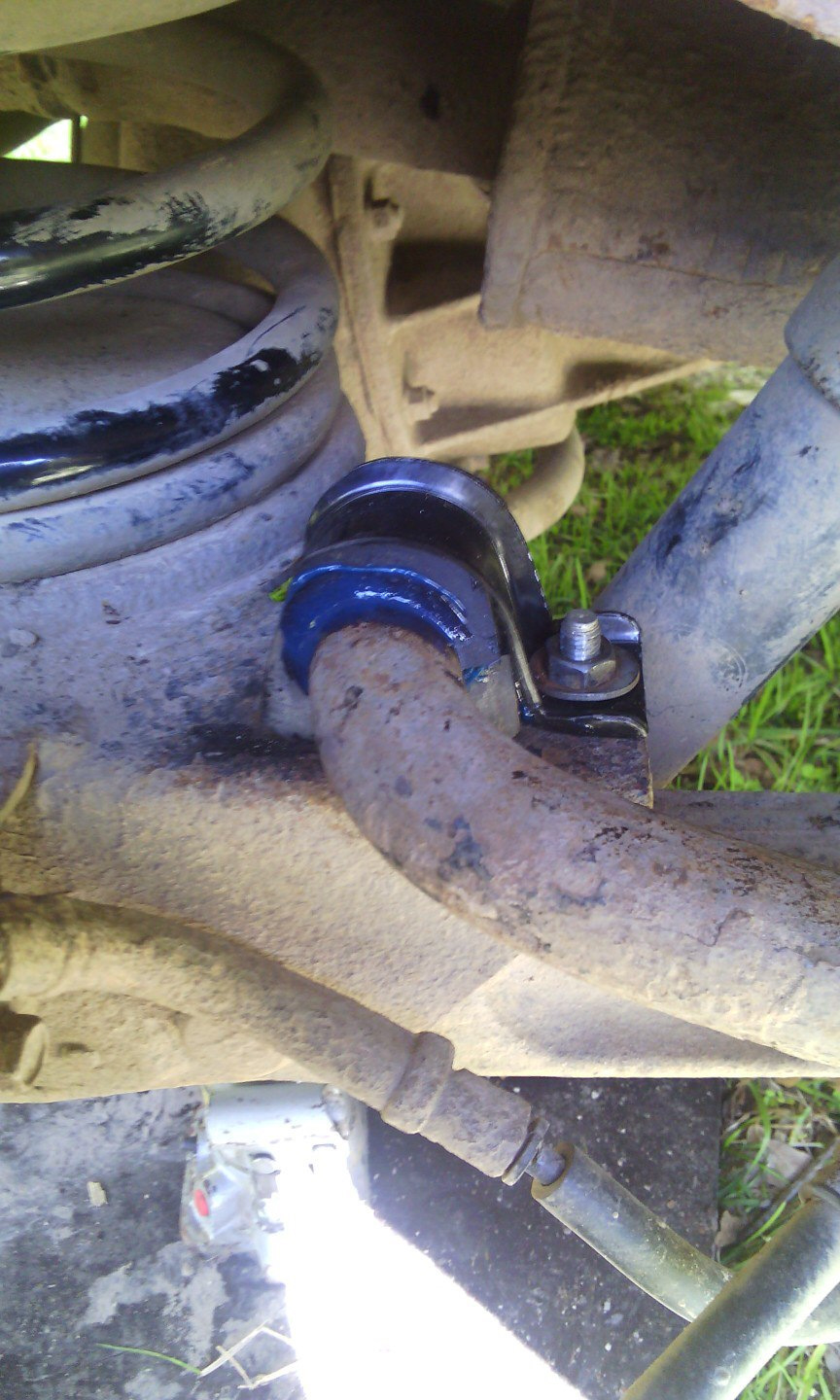 Кронштейн и втулка заднего стабилизатора — Hyundai Galloper, 3 л, 1997 ...