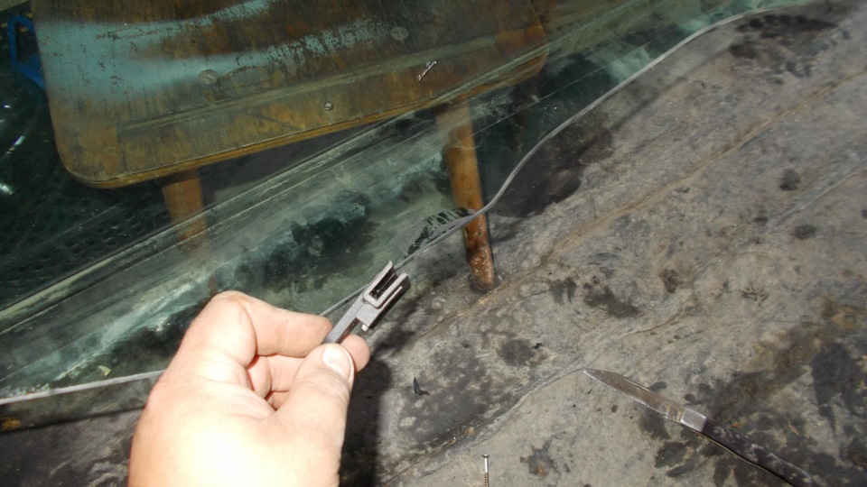 отклеилось стекло.не поднимается — Nissan Primera (P12), 1,6 л, 2007 ...