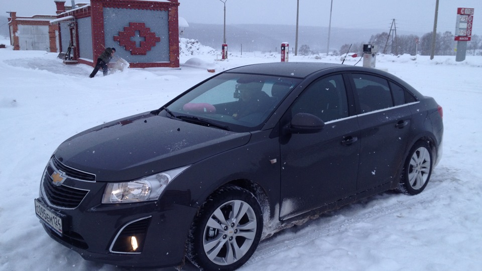 Почему при нажатии на педаль акселератора начинает дергать Chevrolet Круз