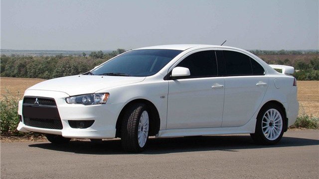 Mitsubishi Lancer 2.0 МКПП Белый брат
