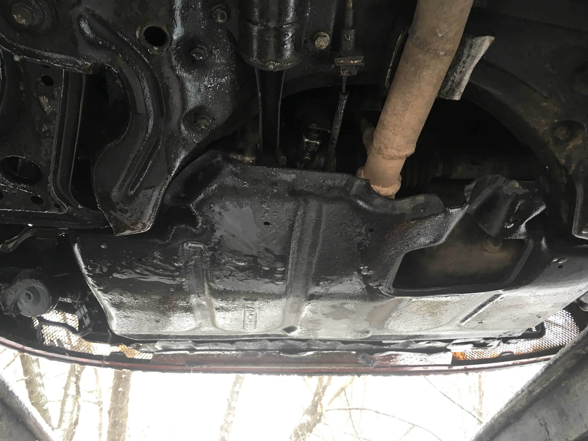 Ваз 2110 2112. Брызговик двигателя ваз 2112. Пыльник двигателя ваз 2101. Защита двс subaru legacy 2007. Снял пыльник двигателя.