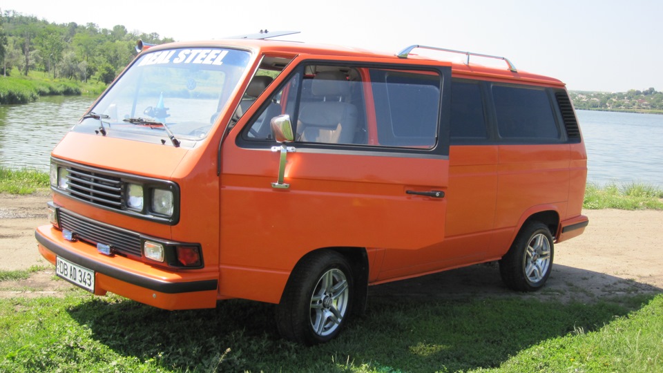 Т3 м. Volkswagen Transporter t3 оранжевый. Оранжевый Фольксваген Транспортер т3. Фольксваген т4 оранжевый. Фольксваген Транспортер б 2.
