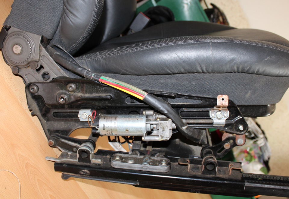 Кожаное креслецо — ГАЗ 31105, 2,3 л, 2006 года | кузовной ремонт | DRIVE2