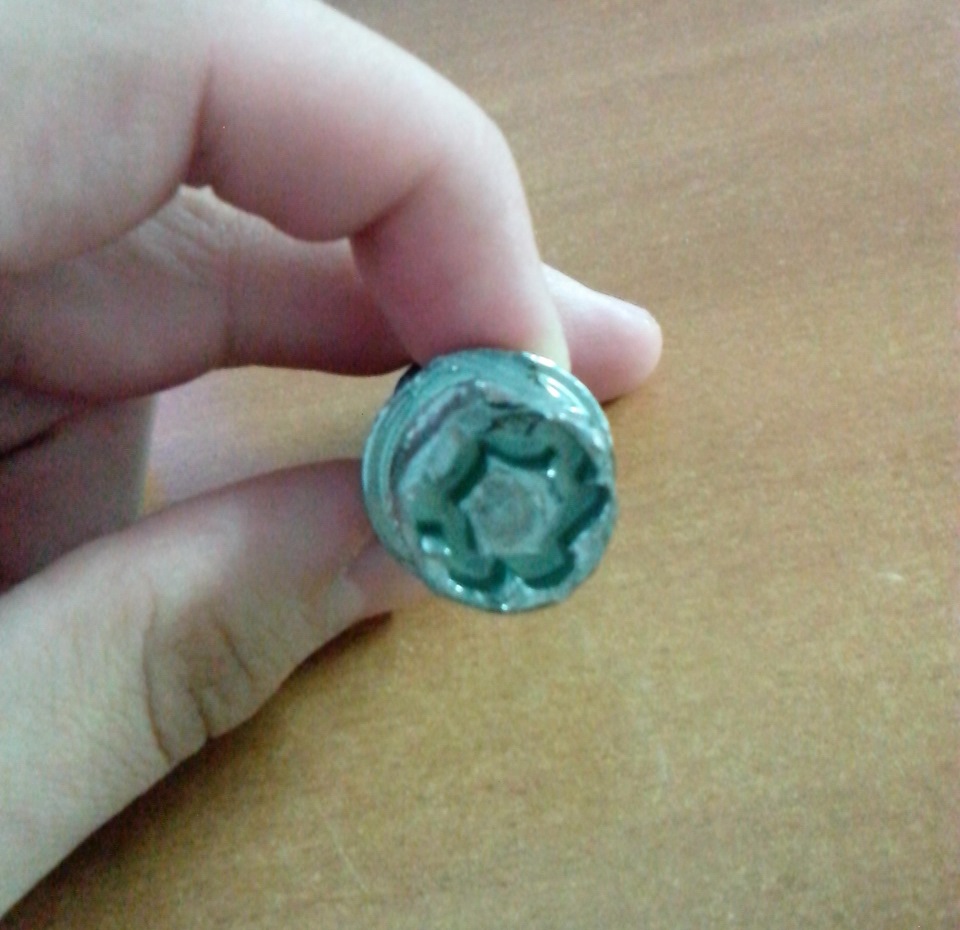 Будьте осторожней с секреткой — Volkswagen Polo Sedan, 1,6 л, 2012 года ...