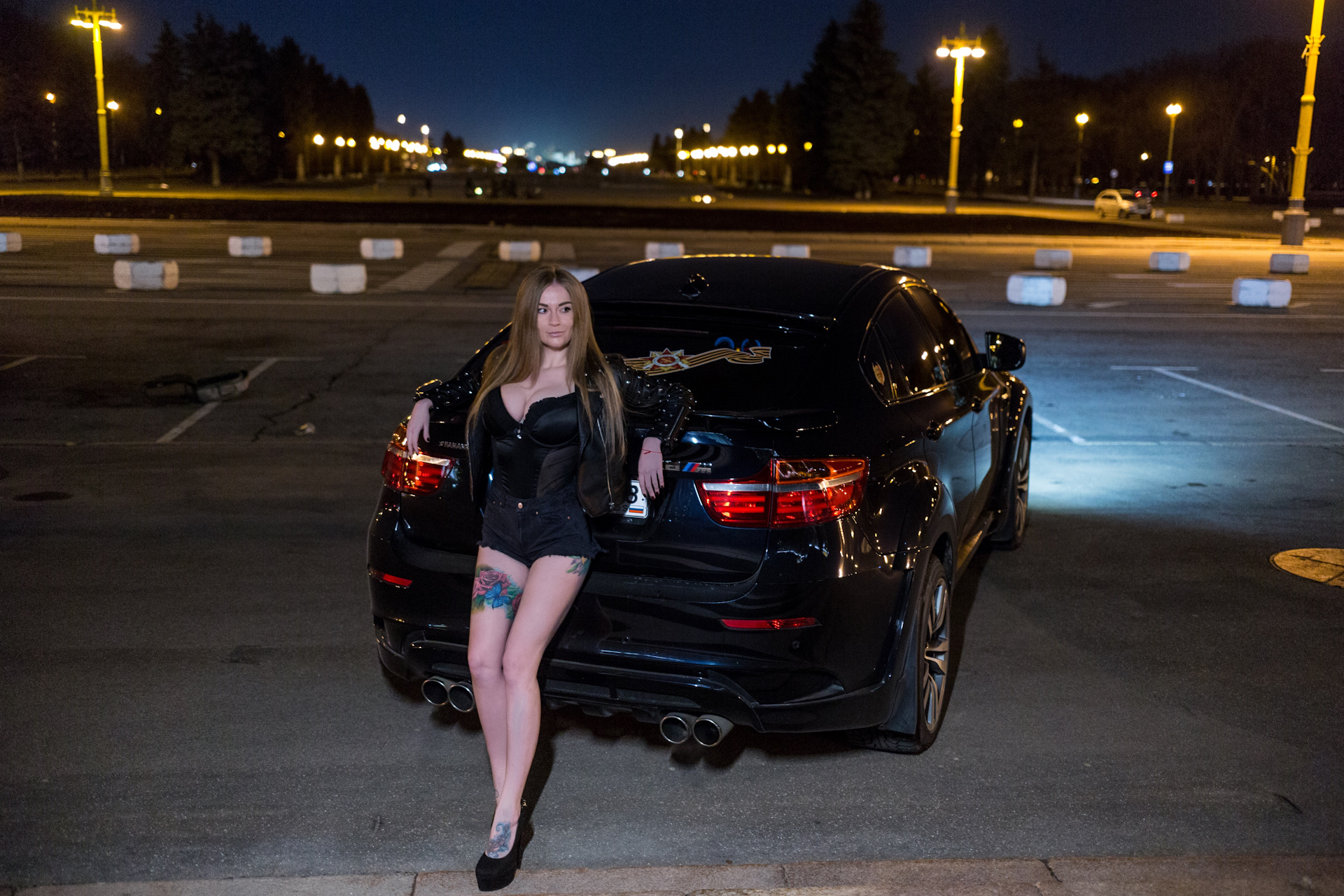 BMW x6 girl