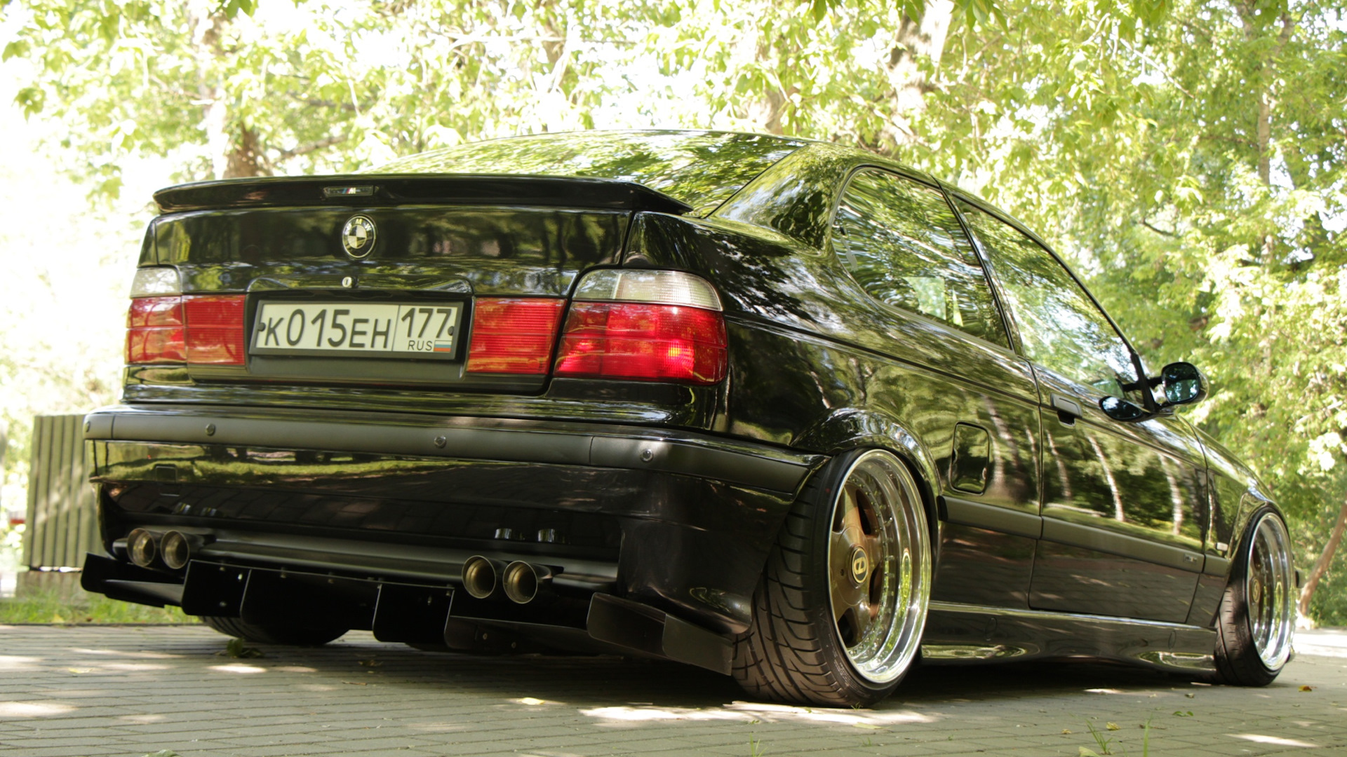 BMW e36 Black