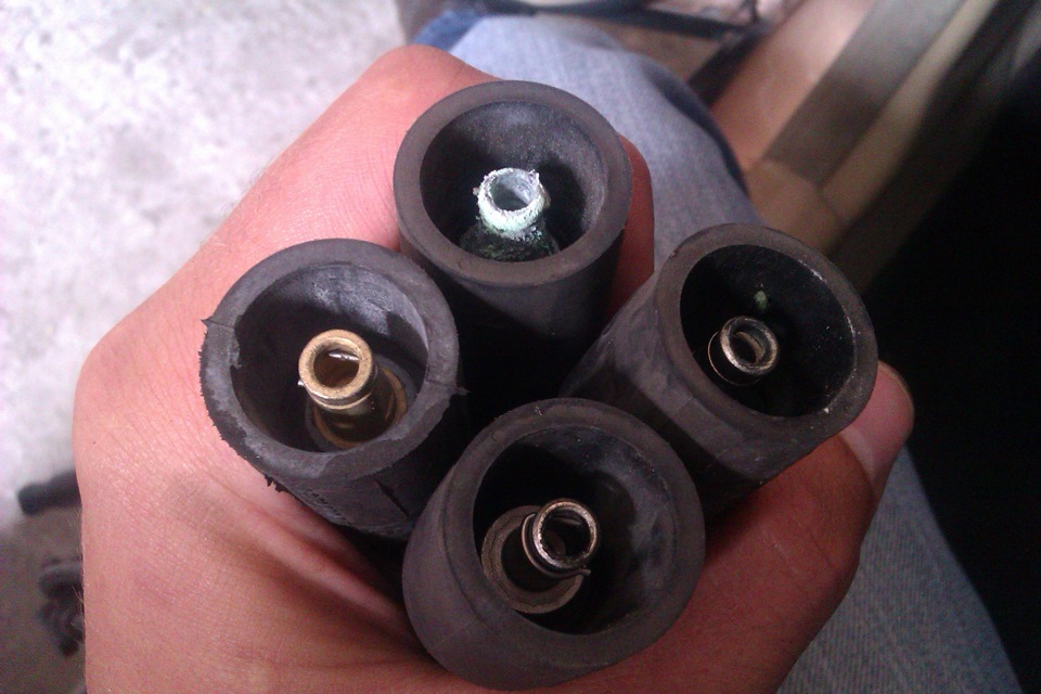 "пробитый" ВВ провод — Mercedes-Benz C-class (W202), 2,2 л, 1993 года ...