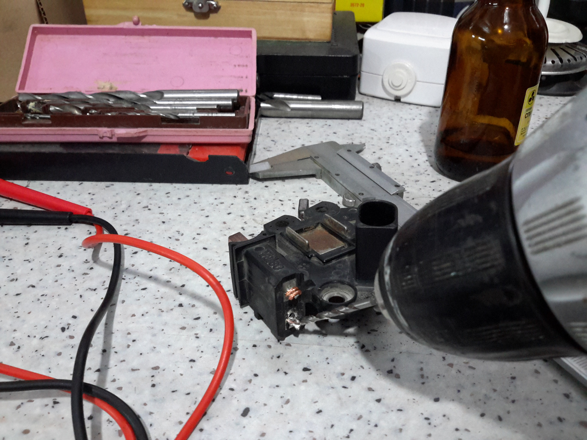 Замена щеток на генераторе Valeo на зарядку не повлияло никак. — Skoda ...