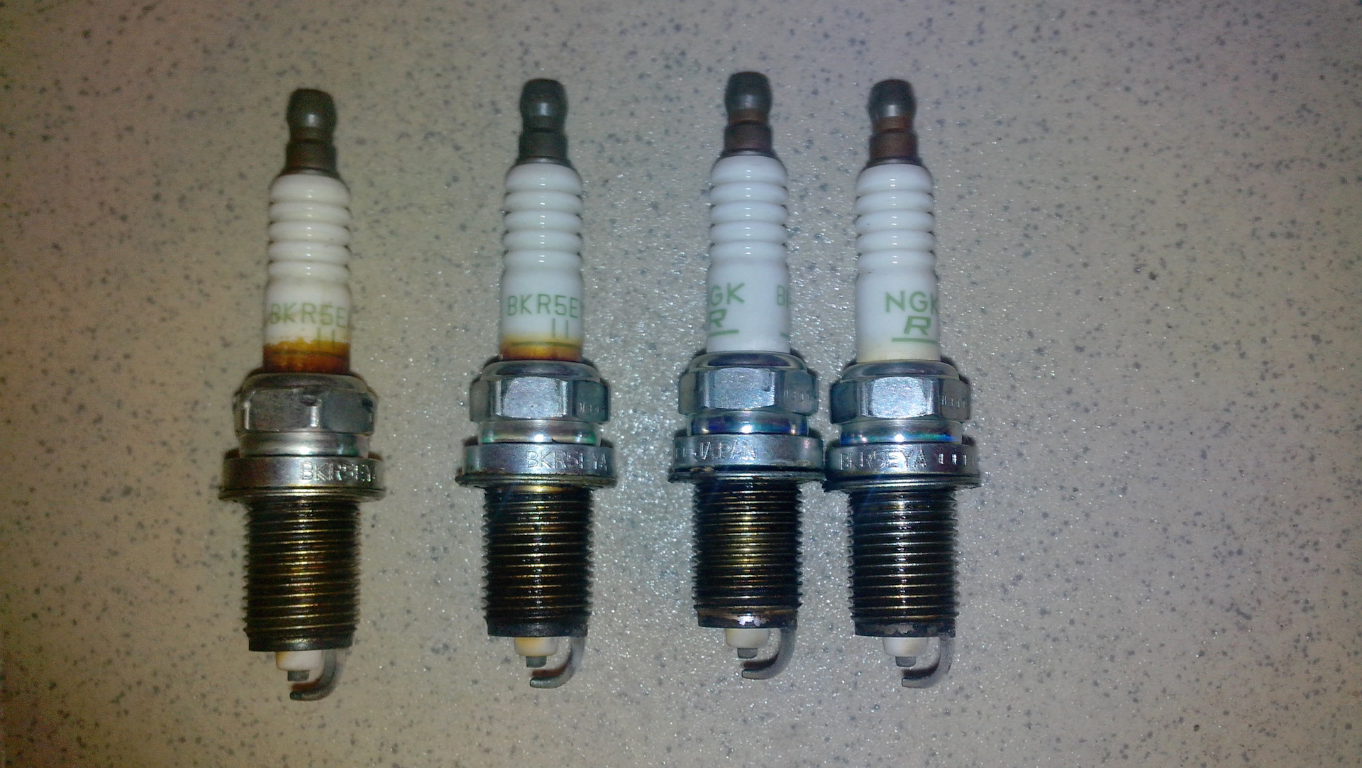 свеча зажигания бош иридиевая. какие свечи лучше в мороз. какие свечи лучше в мороз. свечи для автомобиля. зазор свечей зажигания g4gc.