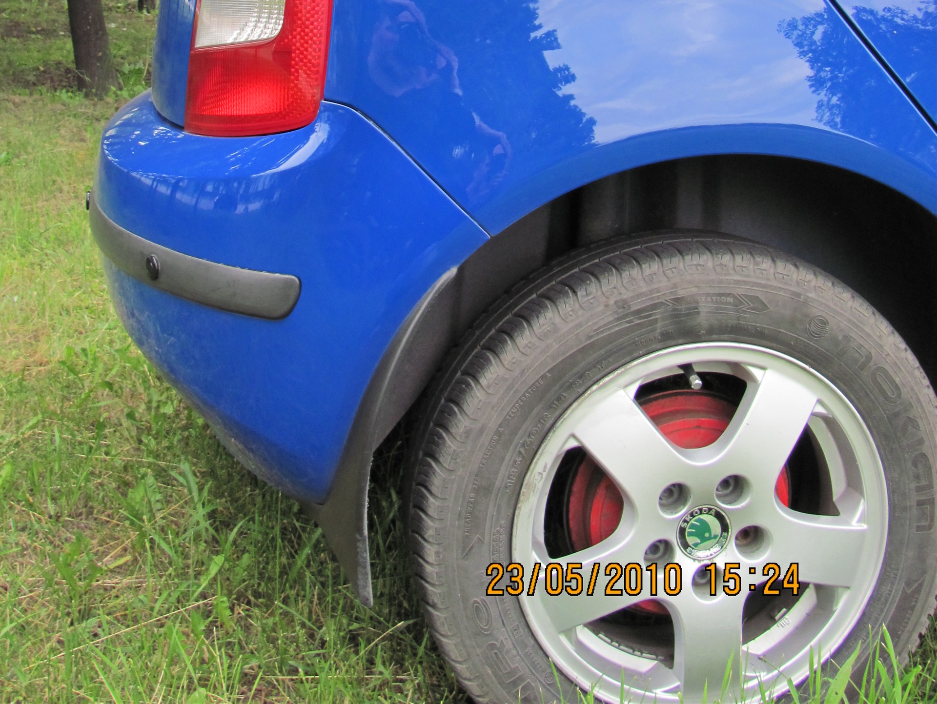 красные тормоза — Skoda Fabia Mk1, 1,8 л, 2002 года | просто так | DRIVE2