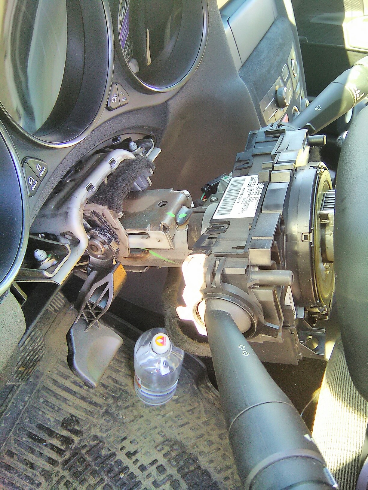 Как снять чехол рулевой колонки Шумка рулевой колонки - Citroen C4 (2G), 1,6 л, 2012 года своими руками DRIVE2