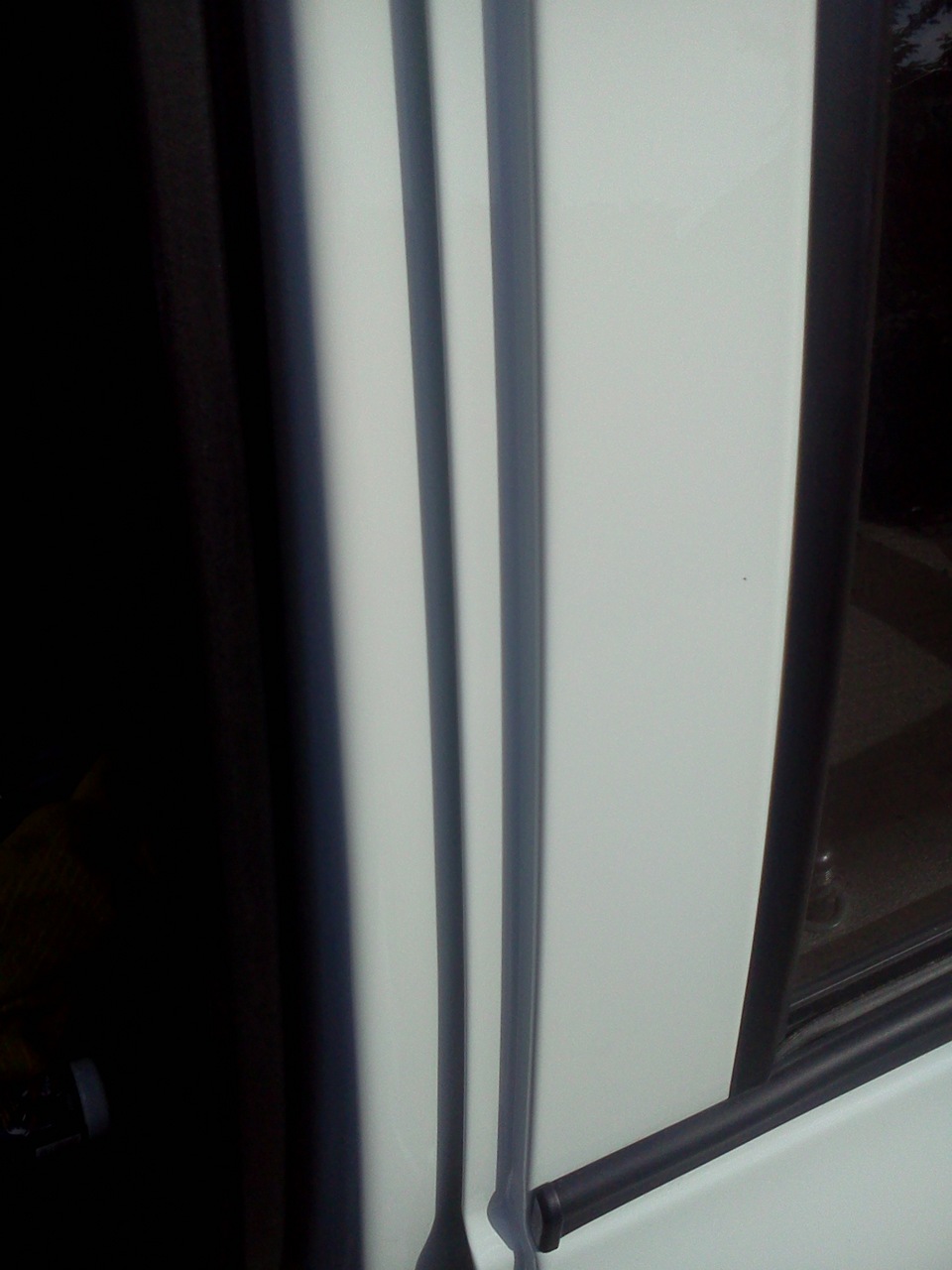 Кромка на которую клеим — Lada Granta