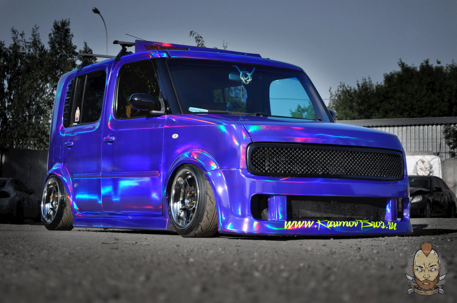 Nissan Cube z12 stance