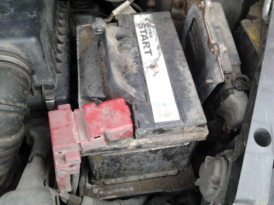 3. 3. Акб митсубиси кольт 1. Mmc colt аккумулятор. Аккумулятор mitsubishi colt 2003.