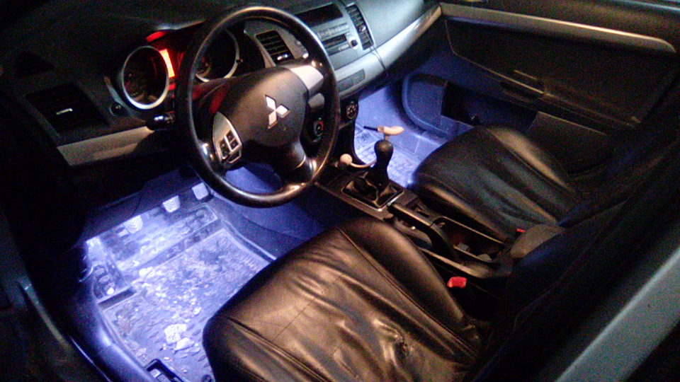 Спереди — Mitsubishi Lancer X