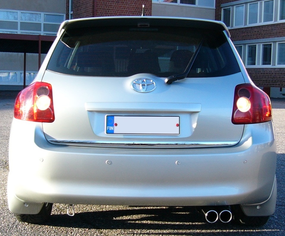 Toyota Auris 2013 зад