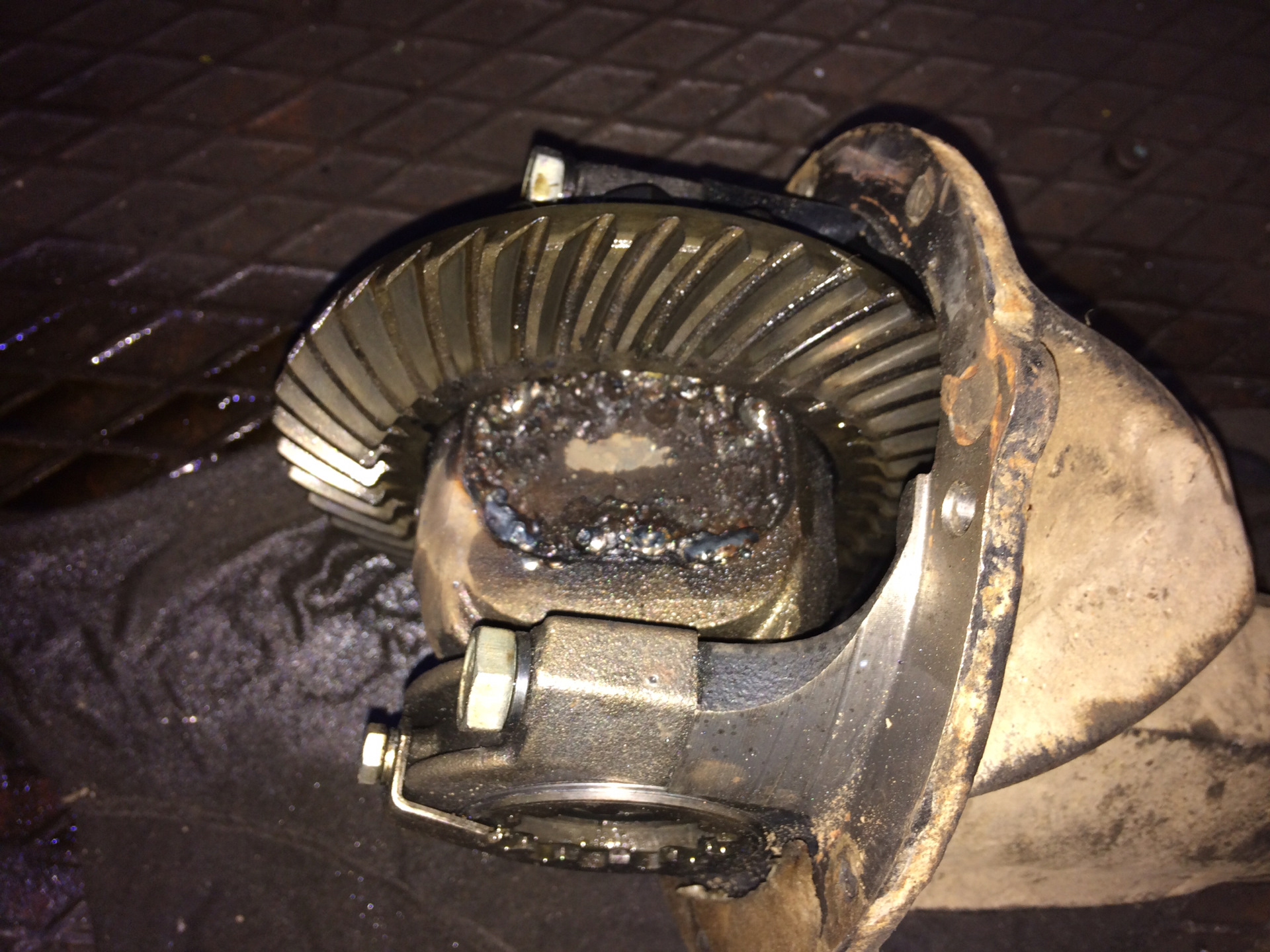 Дифференциал ваз 2107. Дифференциал ваз 2101. Дифференциал редуктора ваз 2107. Редуктор ваз 2107. Заварка редуктора ваз 2107.