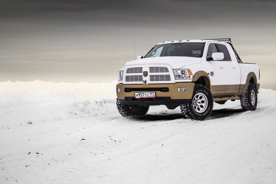 Dodge Ram 2500 White