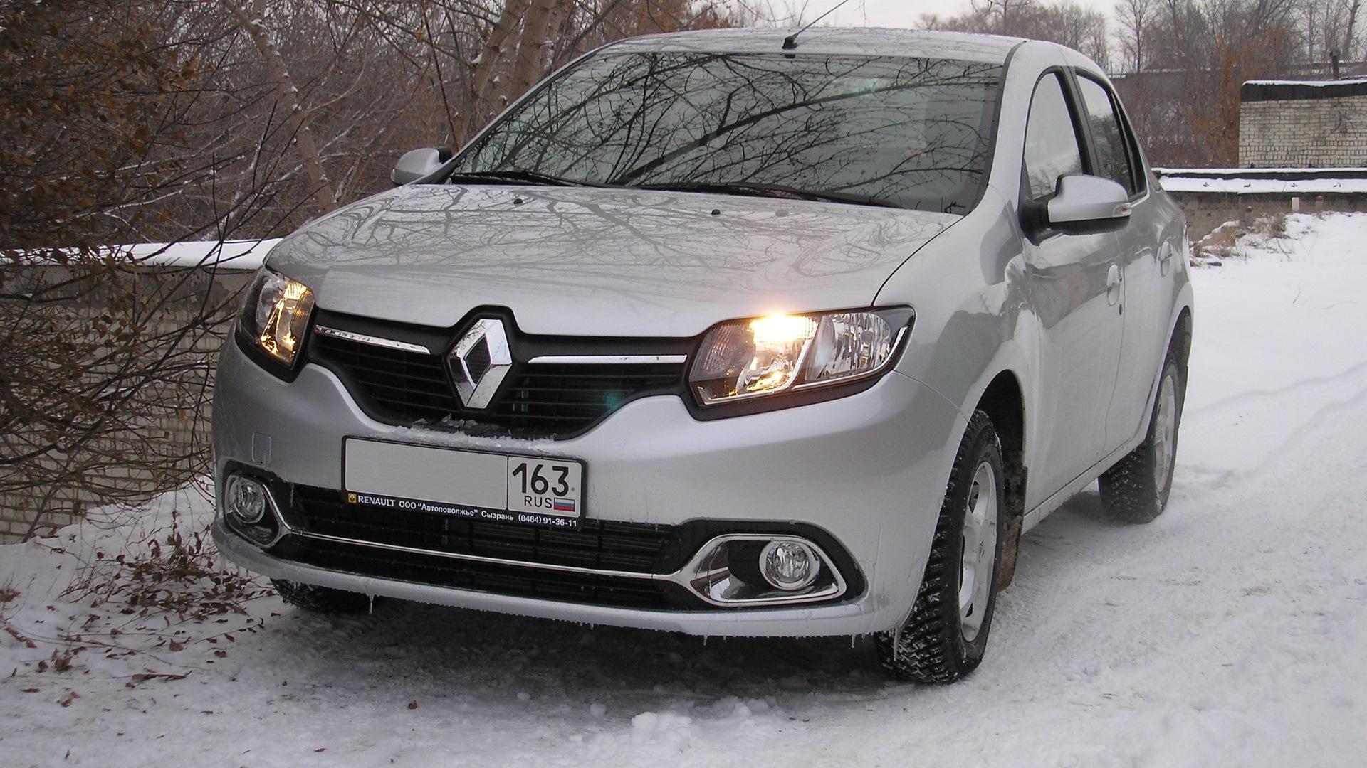 Renault Logan (2G) 1.6 бензиновый 2014 | Серебристый на DRIVE2