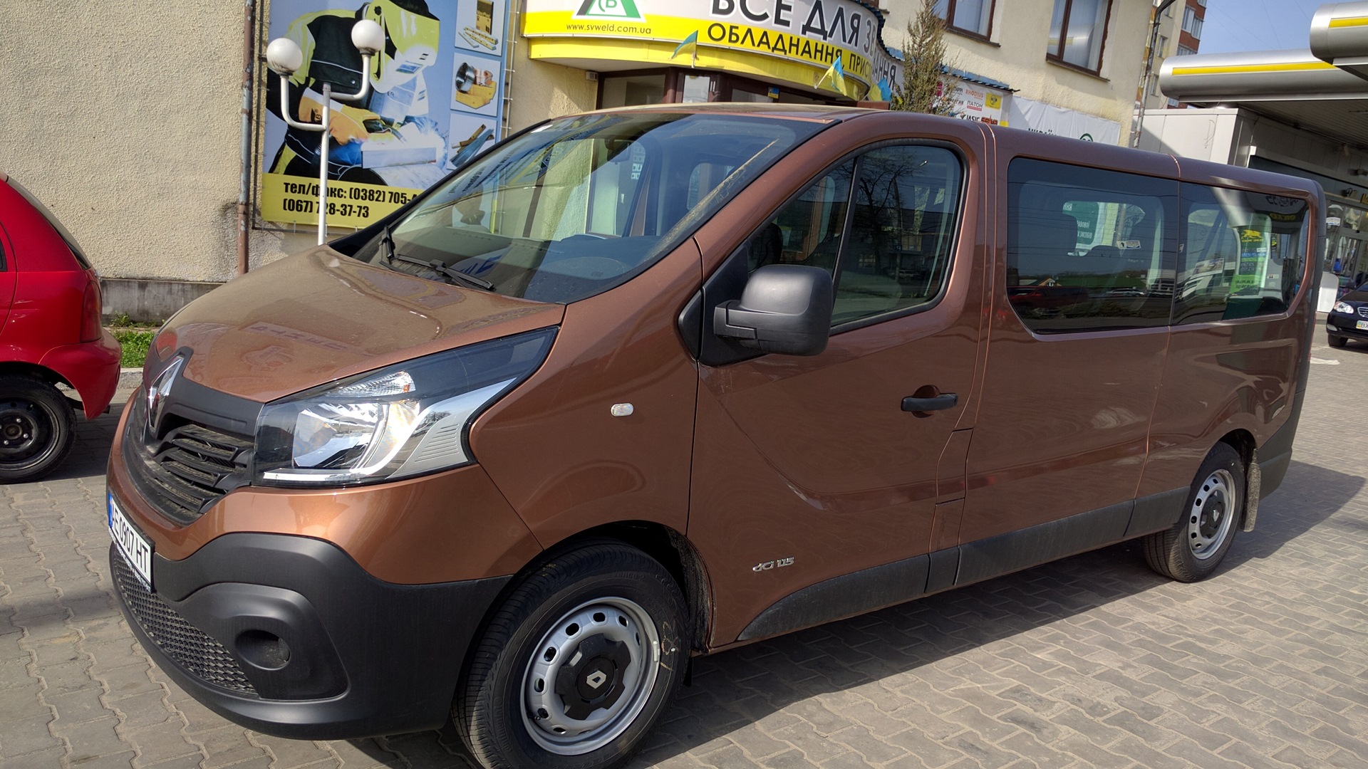 Renault Trafic (3G) 1.6 дизельный 2016 | Черная кожа и алькантара на DRIVE2