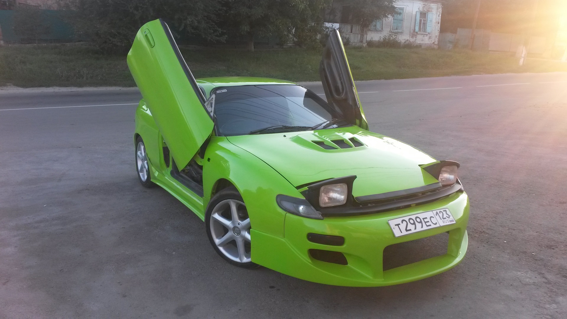 Toyota Celica двери вверх