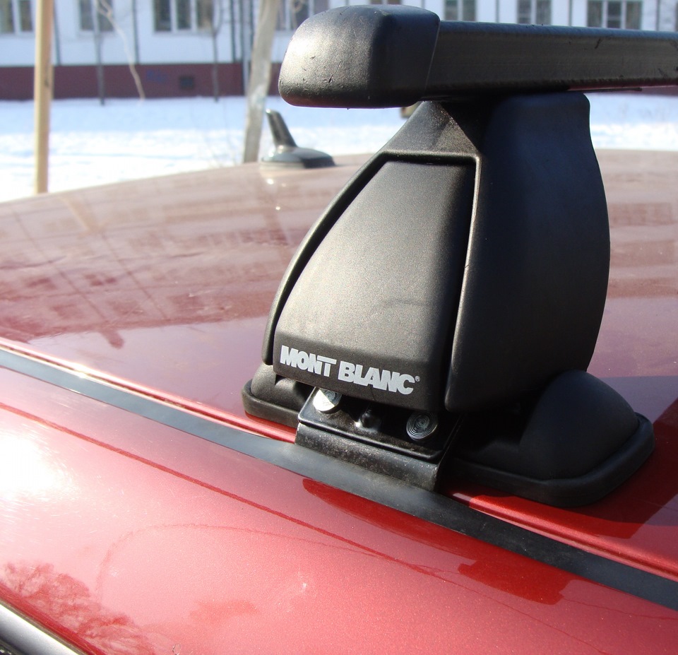 вот так выглядит по месту, больше отрезать не стал, так как удобно резинками закреплять груз когда есть за что цеплять, ну и подрезать если захочется по максимуму, в плотную всегда можно. — Volkswagen Golf Mk4