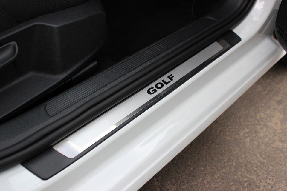 Пороги на шевроле лачетти 2008 года. Накладки на пороги тойота королла 2002 2006. Накладки на пороги с подсветкой kia carnival (ka4) 2021+. Пороги кемерово. Спорт пороги infiniti y51.