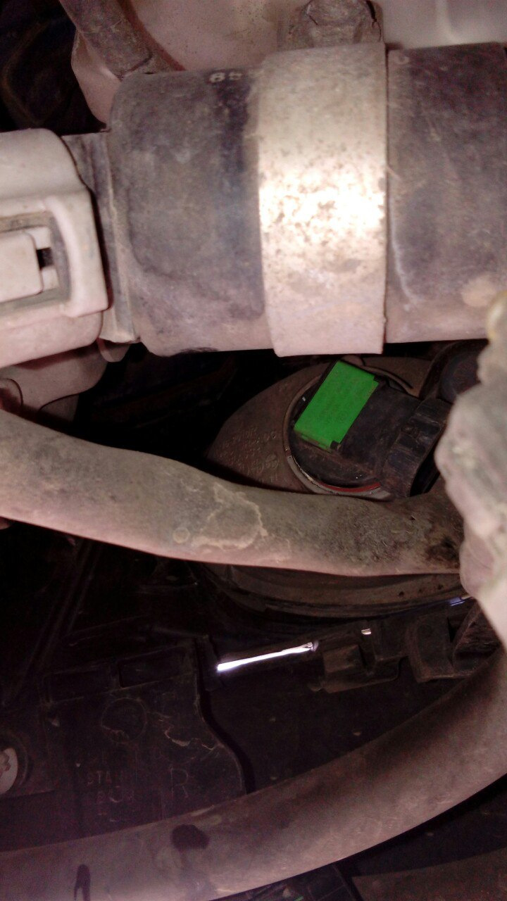 Замена ламп противотуманных фар — Mazda 3 (1G) BK, 1,6 л, 2007 года ...