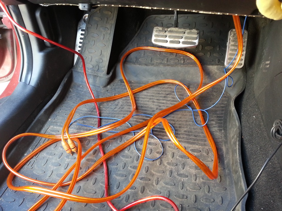 подключение саба. и усилка — KIA Ceed SW (1G), 2 л, 2008 года ...