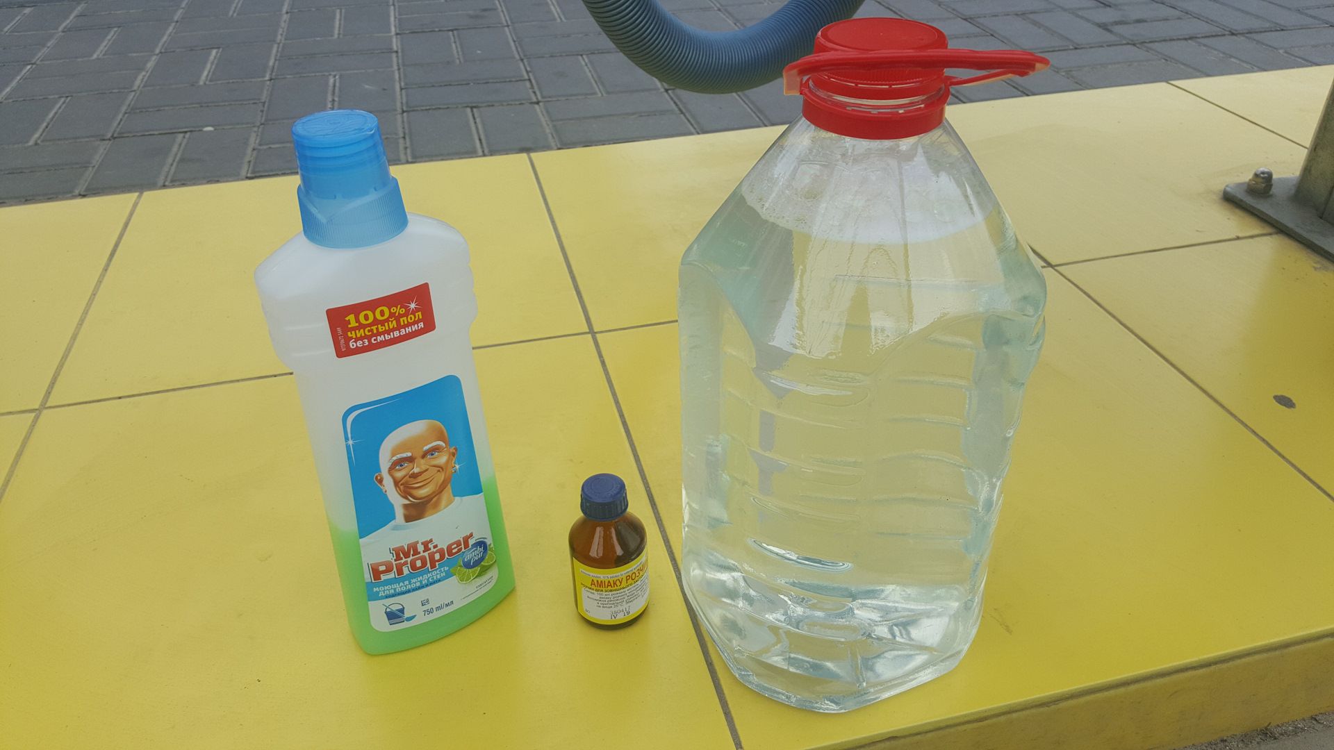 Летняя омывайка — обычная вода или покупать специальную