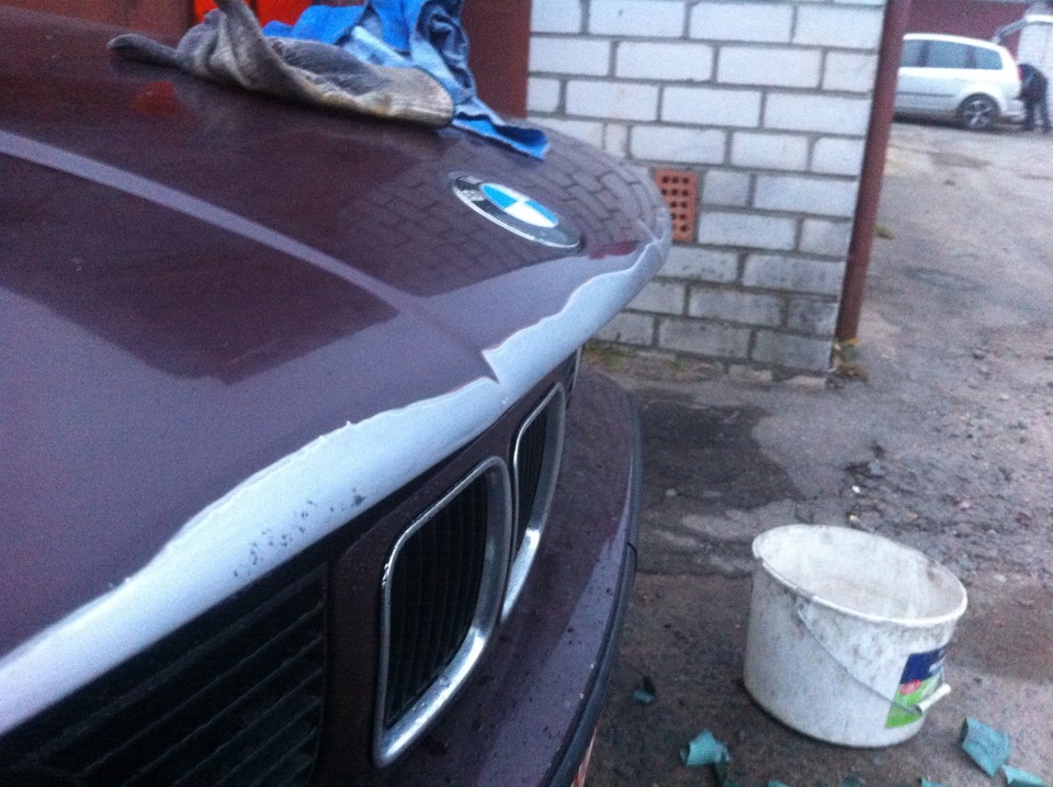 Вскрываем мелкие жучки на капоте — BMW 5 series Touring (E34), 2,5 л ...