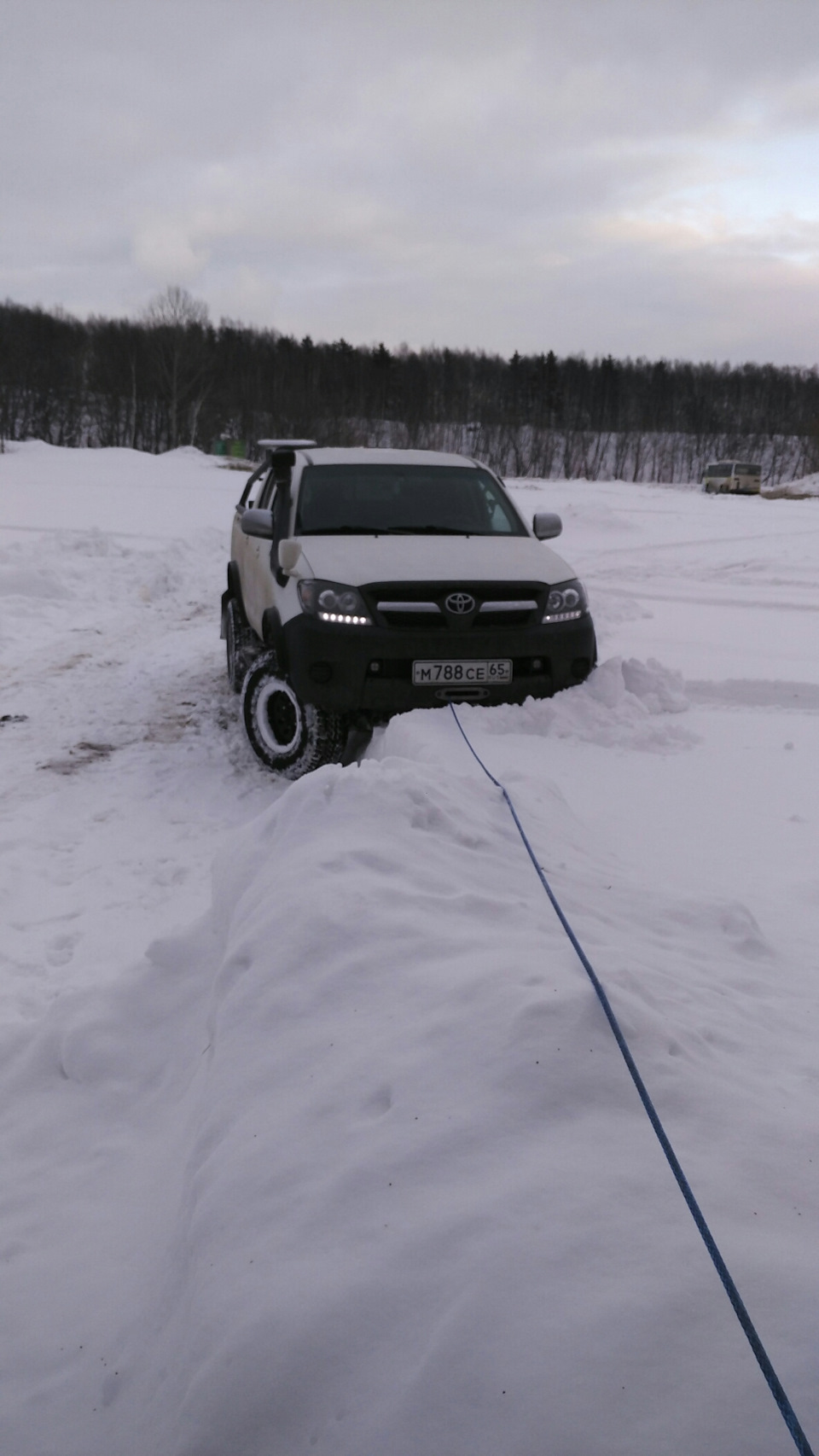 Фото в бортжурнале Toyota Hilux (7G)
