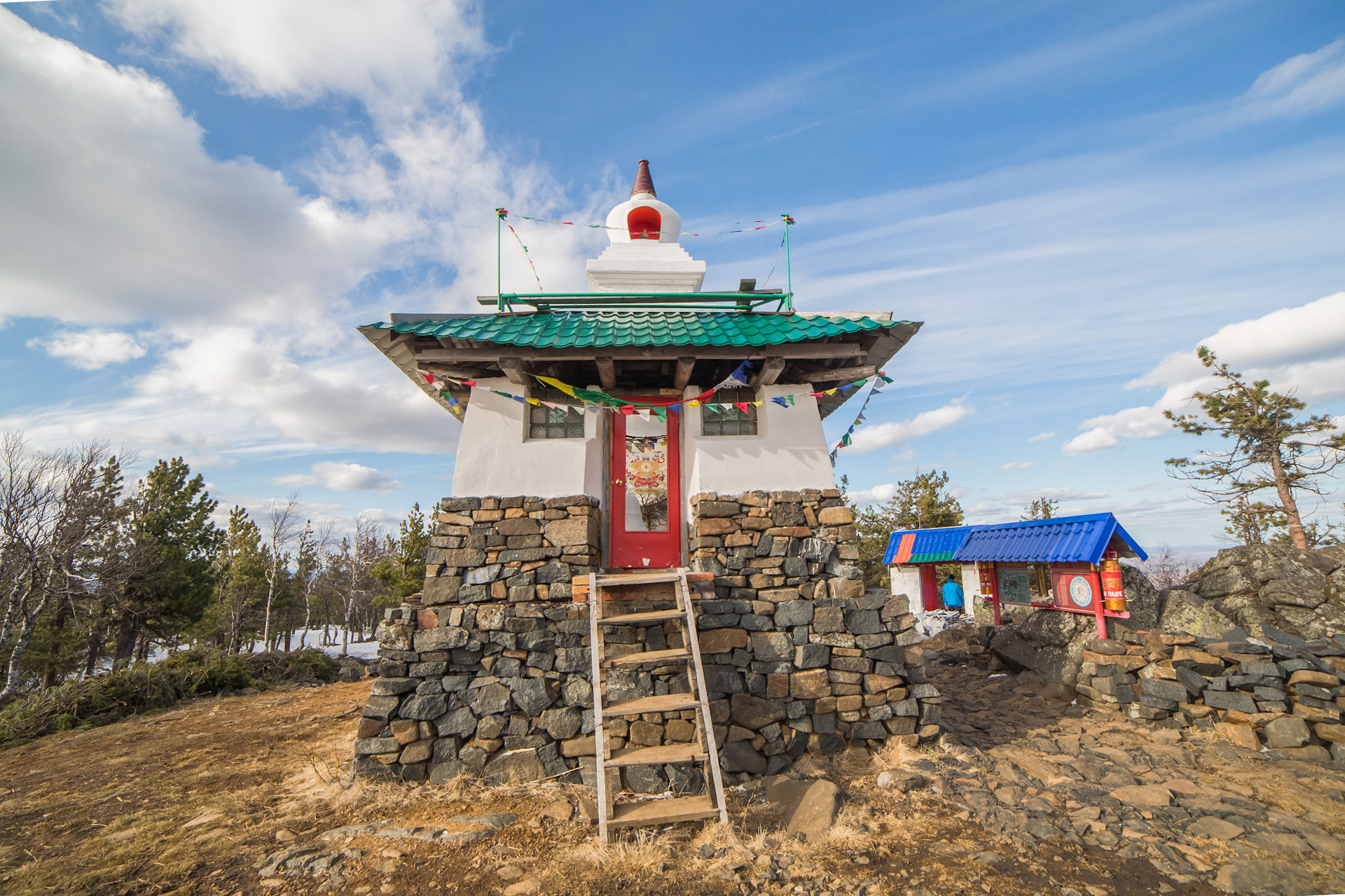 Буддийский монастырь Шедруб Линг на горе Качканар
