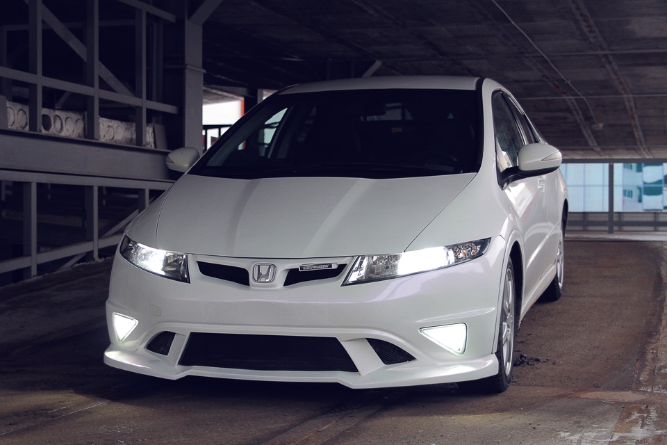 Фото 5D белый ксералик — Honda Civic Hatchback (8G), 1,8 л, 2008 года ...
