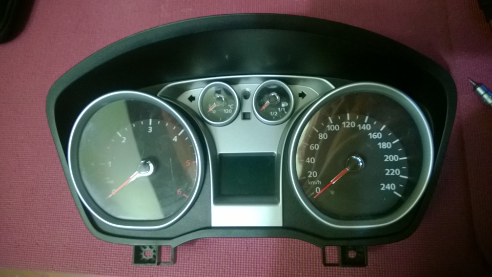 Пропайка приборной панели — Ford Kuga (1G), 2 л, 2008 года | своими ...