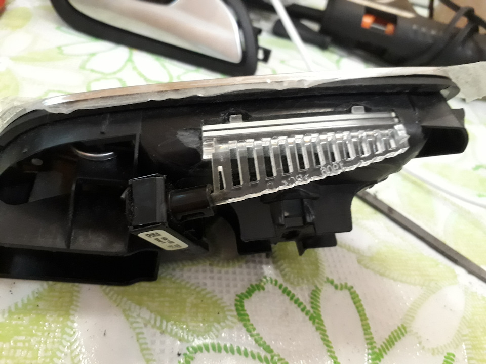 световод на месте — Ford Focus Sedan III