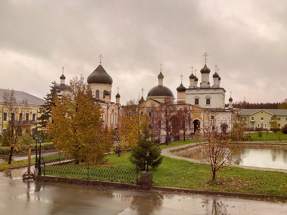 Серпухов на неделю. Осенний Серпухов. Серпухов осень. Серпухов Чехов Подольск. Серпухов осенью.