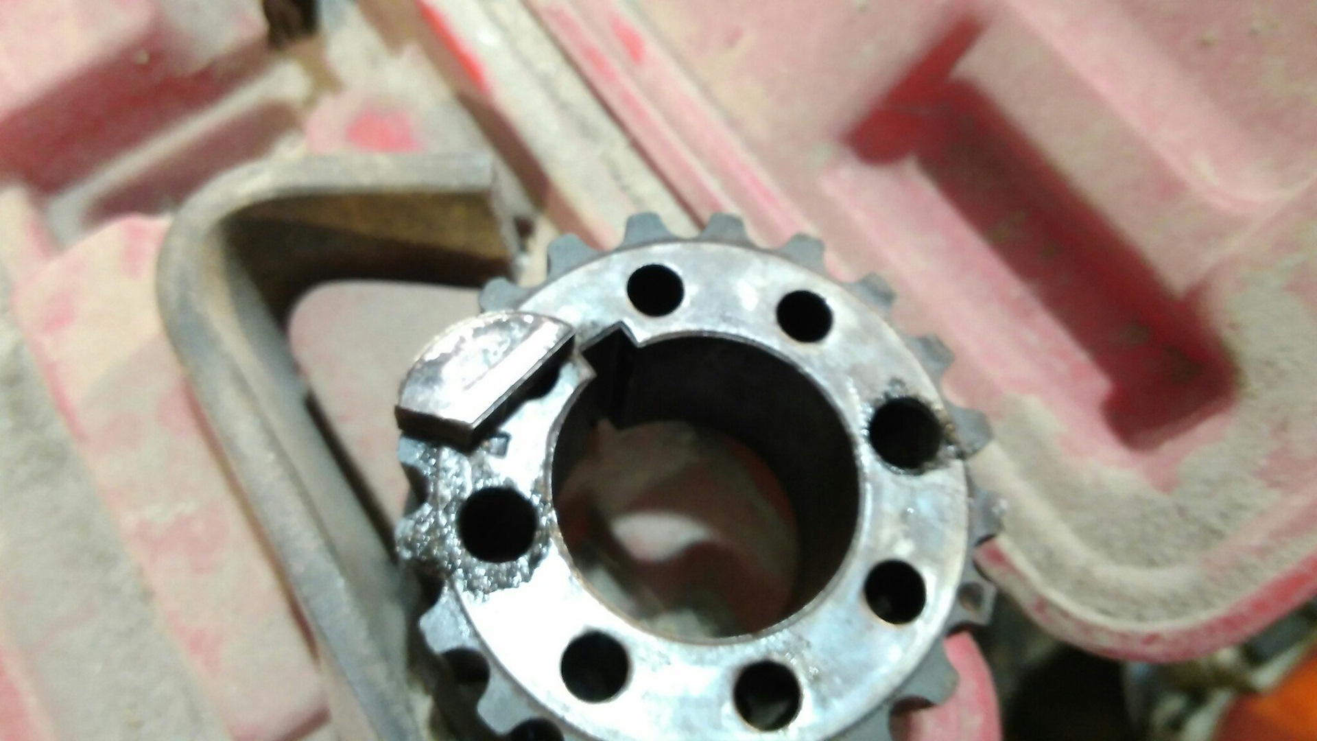 Как снять шестерню ГРМ. — Mitsubishi Pajero (2G), 3 л, 1991 года ...