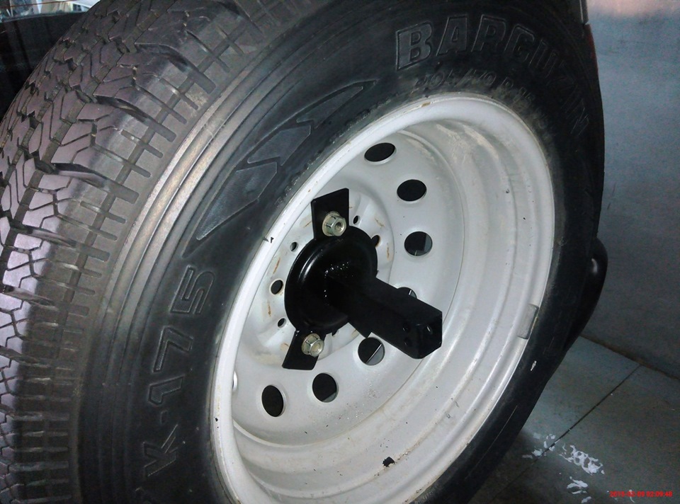 Крепление хайджека на запаску Chevrolet Niva — Chevrolet Niva (1G), 1,7 ...