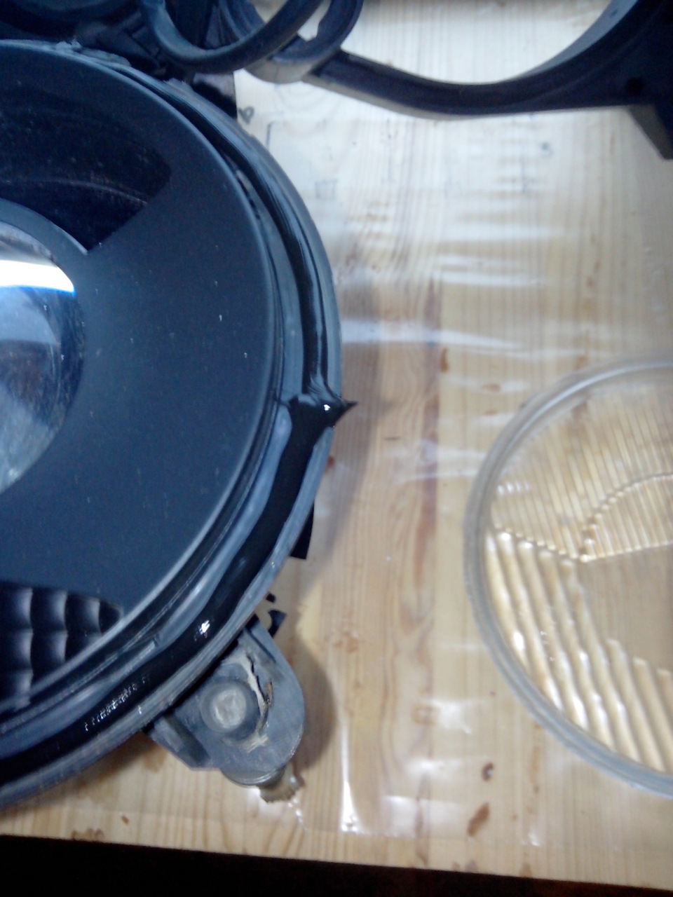 замена стекла на ближнем модуле раздельной оптики Hella — Volkswagen ...