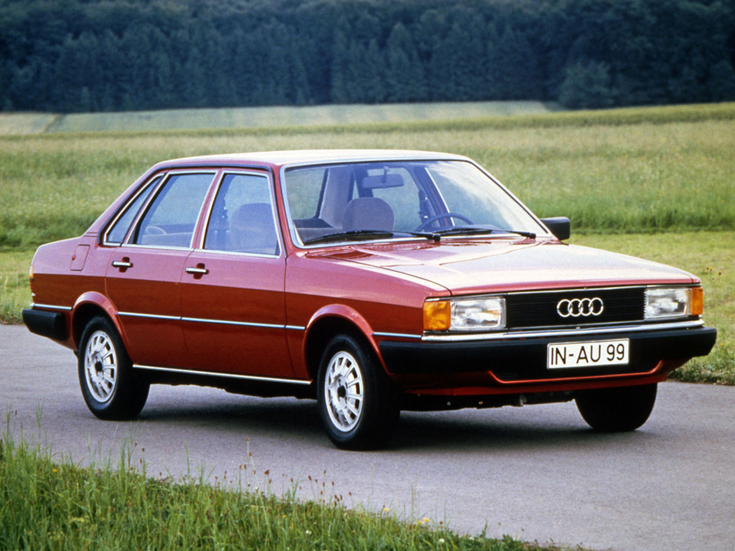 Поколения 1980 х. Ауди 80 б2. Audi 80 b2 седан. Ауди 80 b2. Ауди 80 2 поколения.