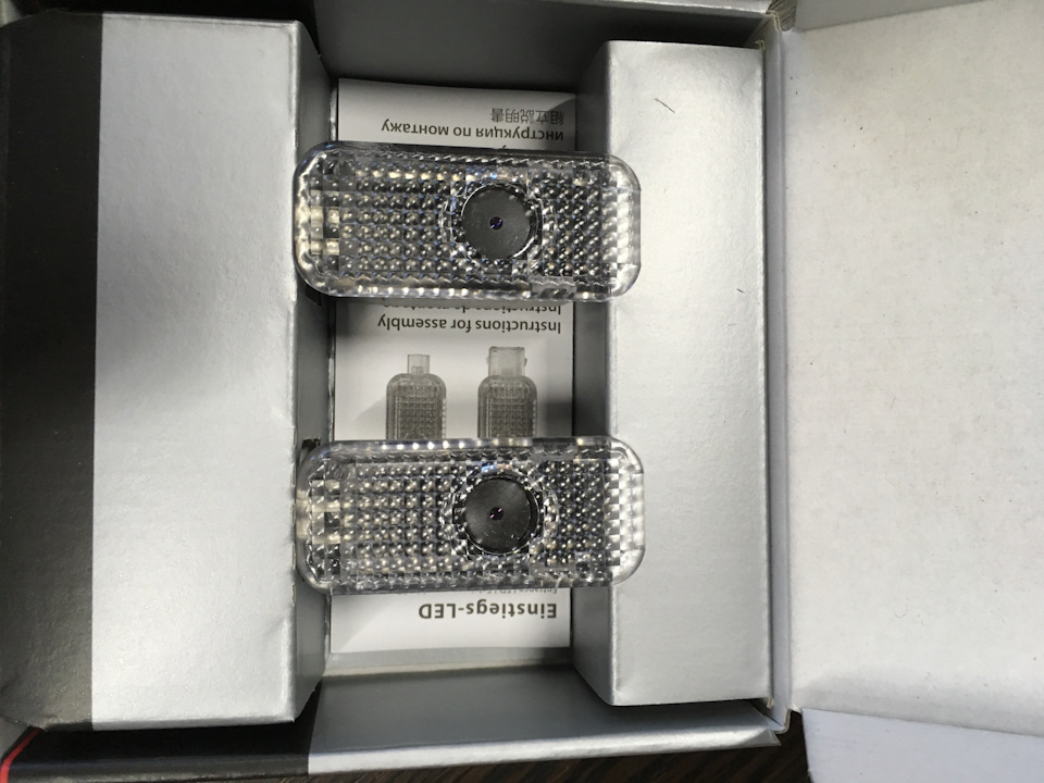 Подсветка дверей с логотипом Quattro — Audi A5 (1G), 2 л, 2012 года ...