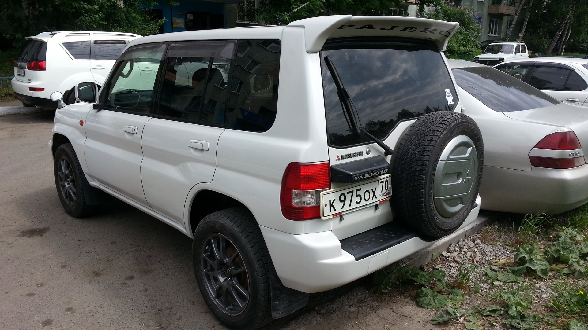 Паджеро ио gdi. Mitsubishi Pajero io r18. Mitsubishi Pajero io r 17. Паджеро ио турбо. Паджеро io r18.